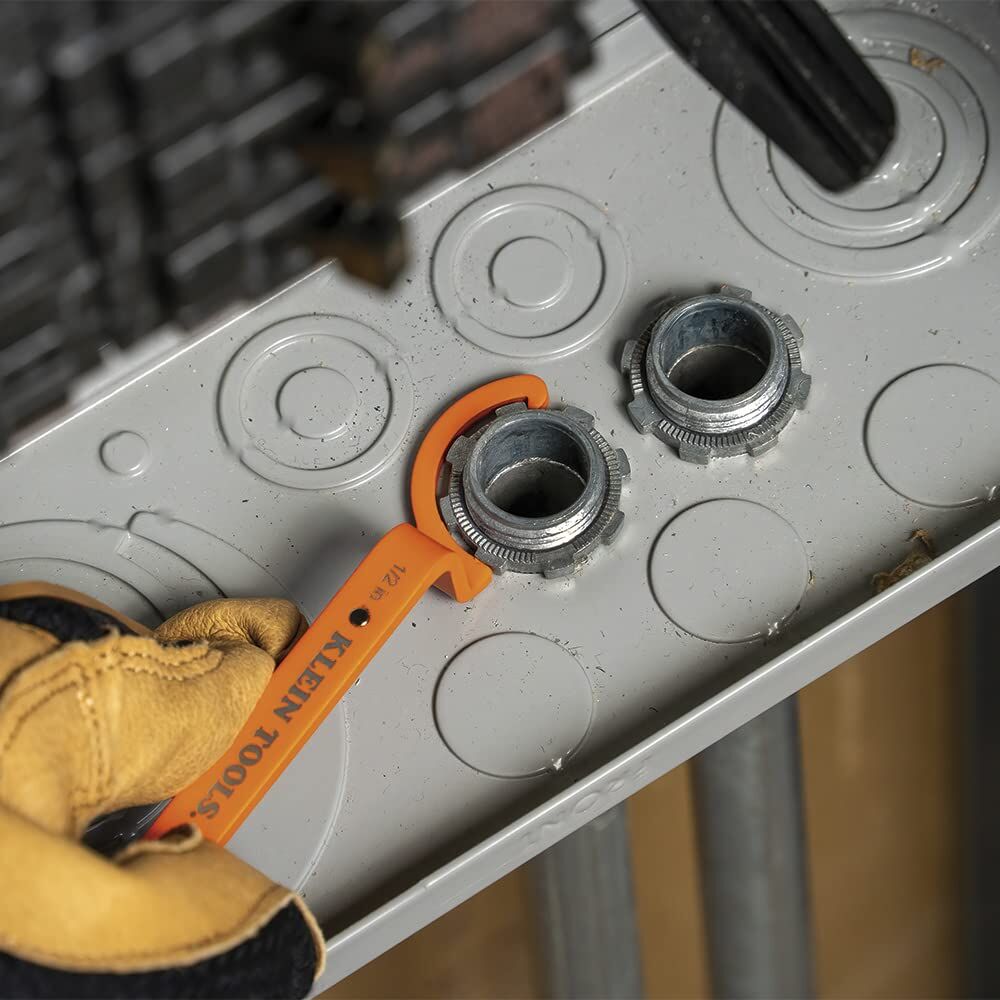Orange Conduit Lockout Wrench Set – 3-Piece Offset Tool for 1/2", 3/4", 1" Pipe Nuts | Magnetic Storage & Hooked Tip Design | Ideal for Tight Spaces