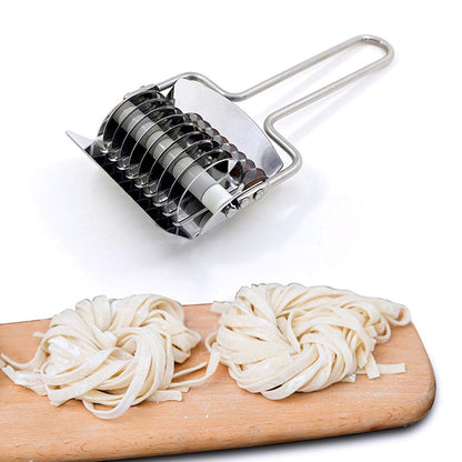 Noodle Cutter roller, Non-slip comfort handle High Grade Stainless Steel Manual Noodle Roller Dough Cutter Tool (6.3x2.36inch)