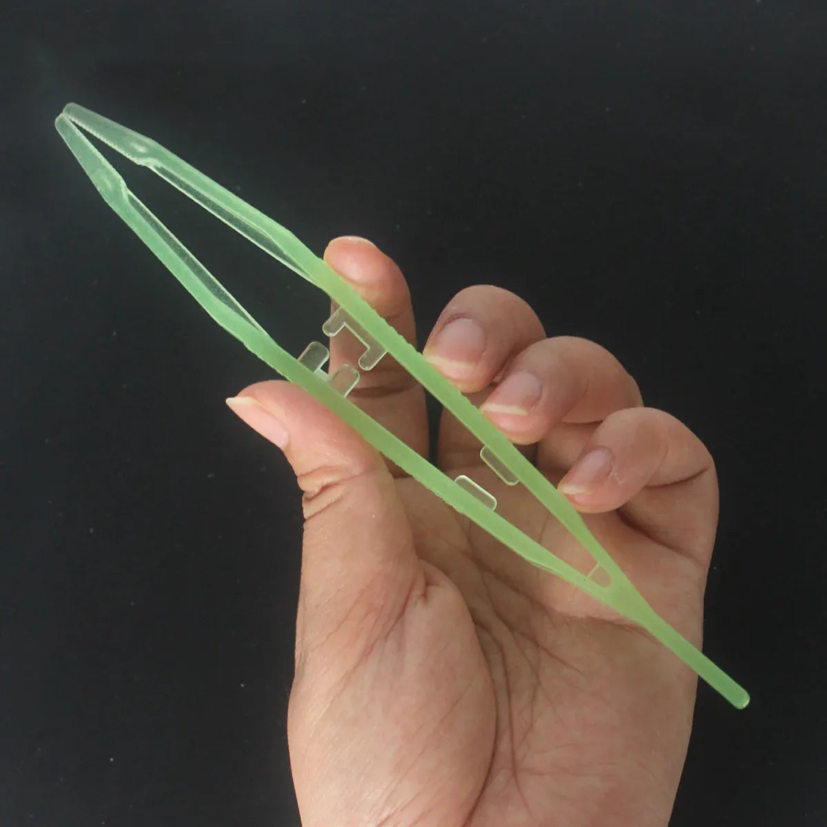 18cm Plastic Luminous Tweezer Feeding Tongs Straight for Reptile Feeder White