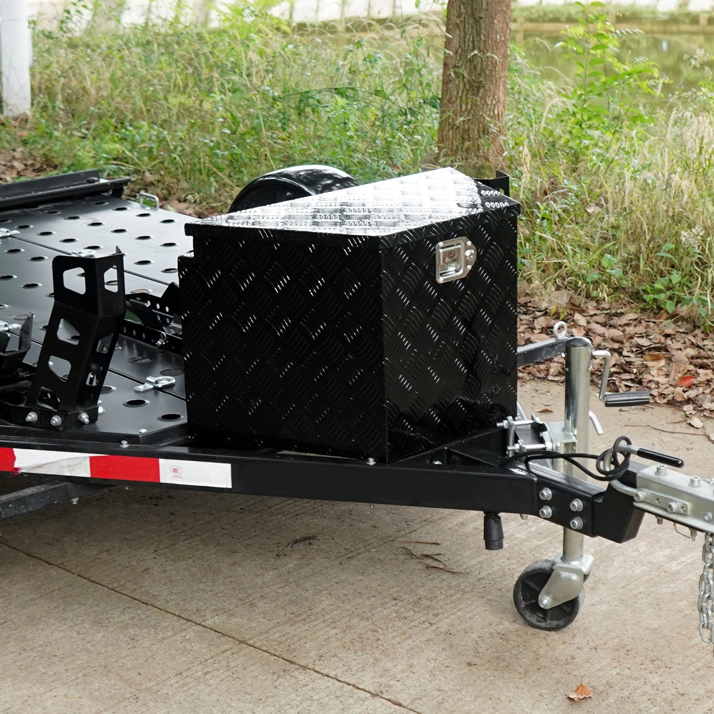 VEVOR Trailer Tongue Box, Aluminum Alloy Diamond Plate Tongue Box Tool Chest, Heavy Duty Trailer Box Storage with Lock and Keys, for Pickup Truck, RV, Trailer, 737 x 410 x 460 mm/29x16.5x18inch